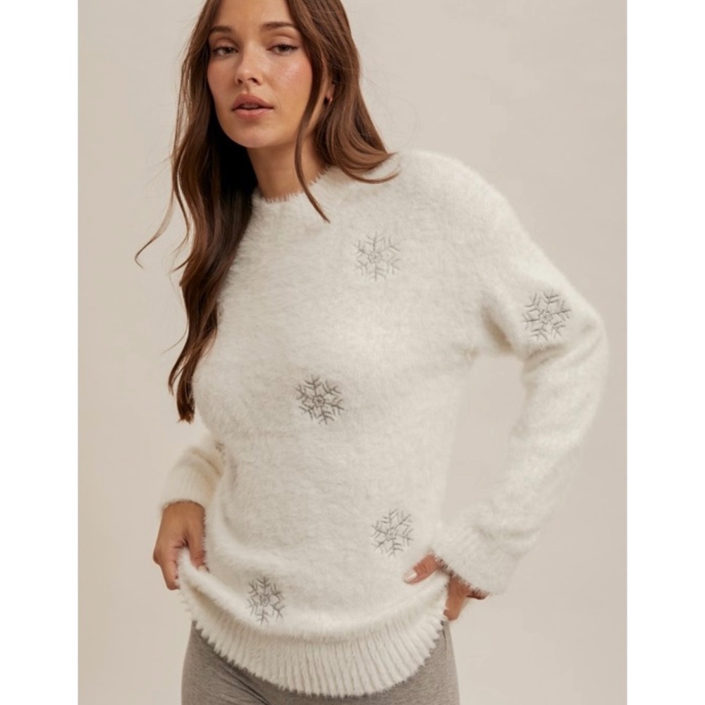 NWT Hem and Tread Snowflake Sweater Size Medium